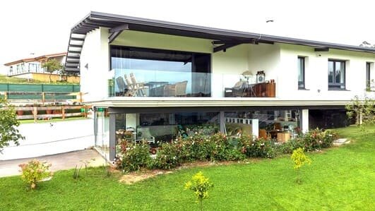 Tu chalet de ensueño te espera en Siero-Norte: lujo, luz y naturaleza